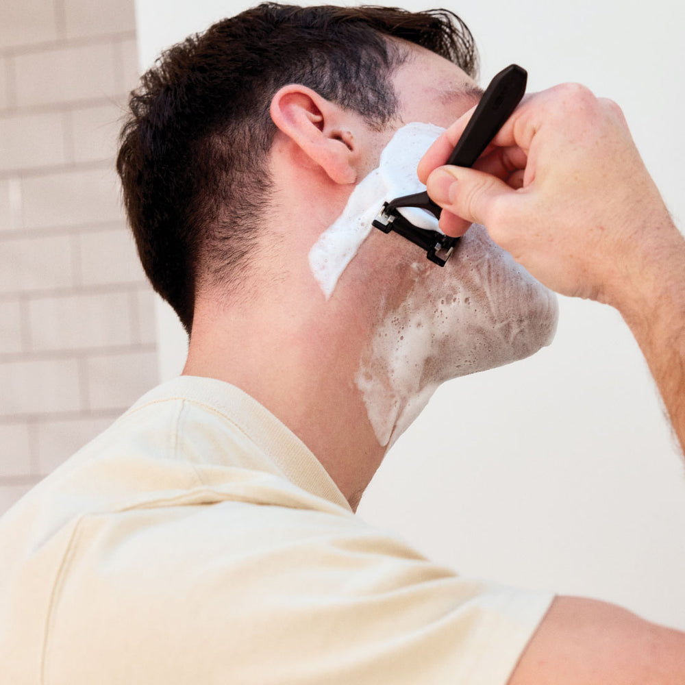 Shaving the face with the Leaf Two