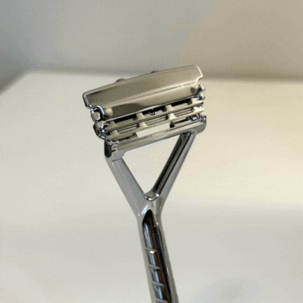 gif of a leaf razor being loaded one blade after another
