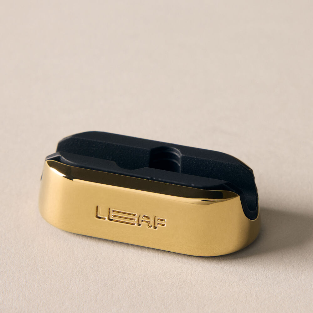 Dermaplaner Stand, Gold – Leaf Shave